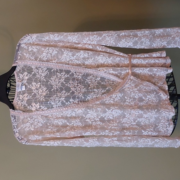 Donna Tops - "DONNA" size XL, beige/cream color lace wrap